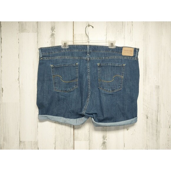 Signature Levi Strauss & Co. Womens Mid-Rise Denim Shorts SZ 22 - Picture 2 of 5